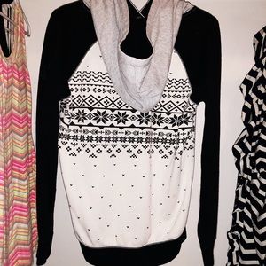 ▫️▪️Buckle Black and white patterned hoodie